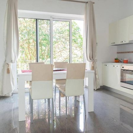 דירות לצ'ה Il Cortile Delle Esperidi מראה חיצוני תמונה